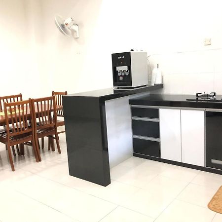 Ana Guest House Jalan Airport Κουαντάν Εξωτερικό φωτογραφία